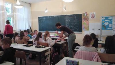U OŠ "Avram Mrazović" uključili asistente Francuskog instituta u radu sa najmlađima