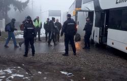 U Somboru pronađeno 335 ilegalnih migranata, autobusima vraćeni u Prihvatni centar u Preševu