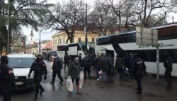 AKCIJA GRADA SOMBORA, KOMESERIJATA ZA IZBEGLICE I POLICIJE: Oko 300 migranata dislocirano na jug Srbije