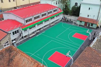 U Srednјoj tehničkoj školi u Somboru izgrađen novi rukometni teren