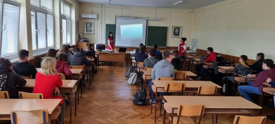 CK Apatin održao predavanje o štetnosti duvana učenicima Tehničke škole
