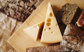 Nutricionisti upozoravaju: Ovo je najnezdravija vrsta sira