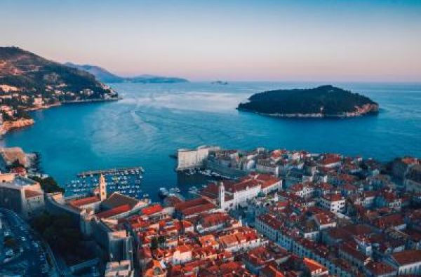 Hotel izgrađen na najboljoj lokaciji na Jadranu: Nekadašnji raj za elitu danas je jedna od najpoznatijih ruševina u Evropi