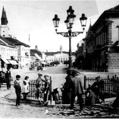 Prvi arterski bunar u Somboru ispred Gradske kuce 1887.