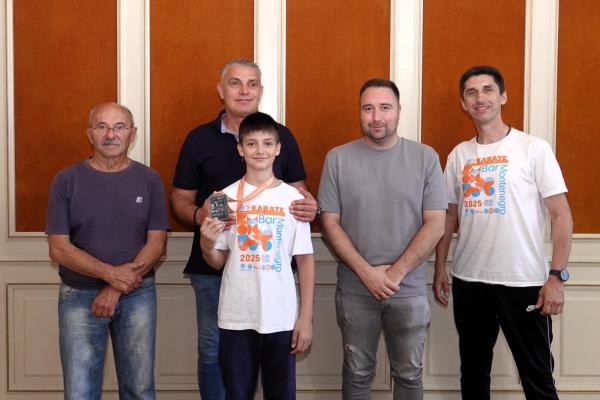 Upriličen prijem za srebrnog karatistu Milana Radmilovića