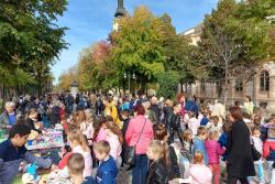 DEČIJA PIJACA I SAJAM SPORTA NA APATINSKOM ŠETALIŠTU