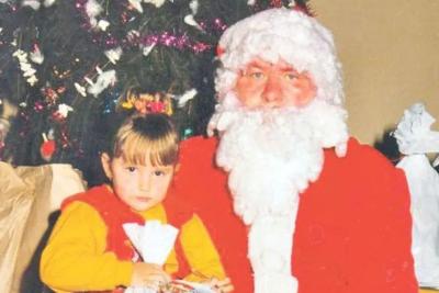 Pre 25 godina ova devojčica, rođena Somborka, nije ni sanjala da će joj Deda Mraz ispuniti sve želje, za mesec dana najveću od njih