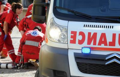 UŽAS U SOMBORU! DEČAК (8) PAO SA ČETVRTOG SPRATA U teškom stanju hitno prebačen u Novi Sad