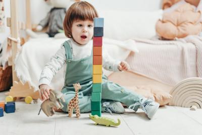 Pet stvari koje vaše dete uči kada vi mislite da se samo igra