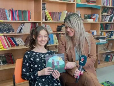 Jedanaestogodišnja devojčica iz Sombora napisala roman "Dve sestre i pećina tajni" (VIDEO)