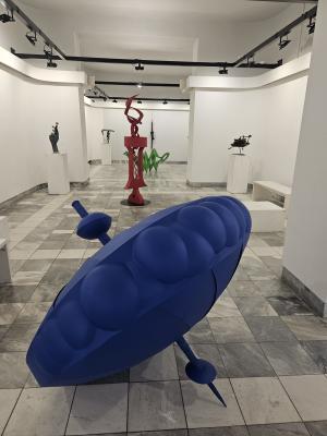 “Među javom i med snom”: Izložba vajara Miodraga Miše Perića u Kulturnom centru “Laza Kostić” u Somboru