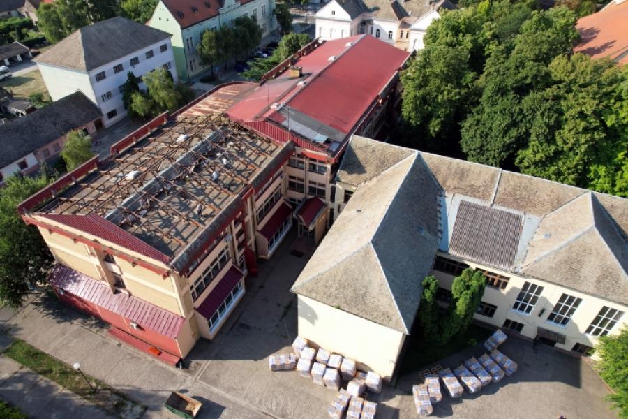 Osnovna škola u Apatinu dobija novi krov