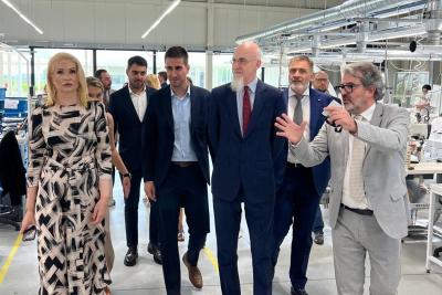Podpredsednica Pokrajinske vlade Sandra Božić obišla fabriku obuće u Somboru