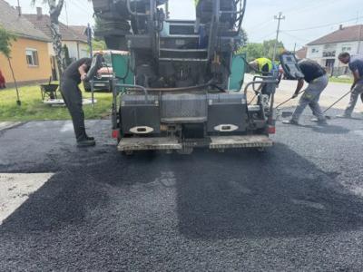 SPAJAJU SE BATINSKA ULICA I BEZDANSKI SALAŠI Završni radovi na novoj biciklističkoj stazi u Somboru, sledi postavljanje signalizacije