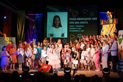 Staša Dragojević pobednica 15. festivala "Šareni vokali"