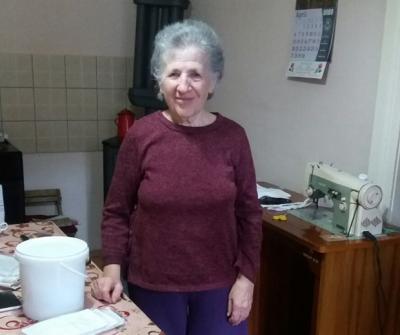 Ana živi da poklanja: Penzionerka iz Bezdana dariva decu