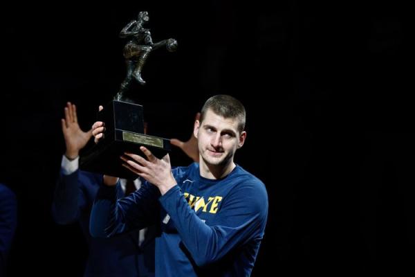 Nikola Jokić MVP treći put u karijeri, dečko iz Sombora ušao među najveće legende košarke