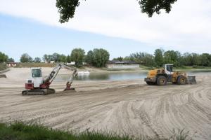 Uređuje se gradska plaža u Apatinu pred početak letnje sezone