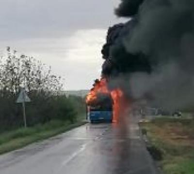Drama na putu Bački Monoštor - Sombor: Izgoreo autobus "Severtransa"
