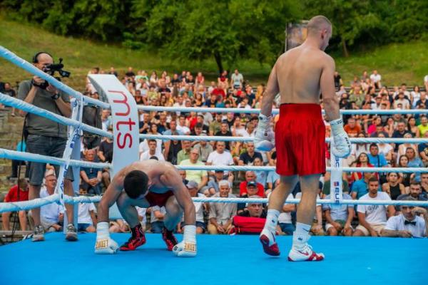 SPREMA SE SPEKTAKL! Sombor u znaku profi boks revije, Jovan Nikolić u glavnoj borbi večeri