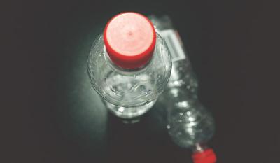 Čepovi i plastične flaše od juče nerazdvojni u EU: Zašto?