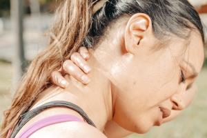 Neurolog upozorio na navike koje mogu povećati rizik od moždanog udara: Ne istiskujte bubuljice