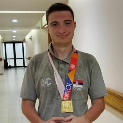 Nemanja Majski iz Sombora osvojio srebrnu medalju na Svetskoj olimpijadi iz informatike i bronzanu medalju u Saudijskoj Arabiji