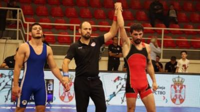 Stefan Liščević podigao pehar Kupa Srbije, rvačima somborskog Radničkog ukupno 11 medalja