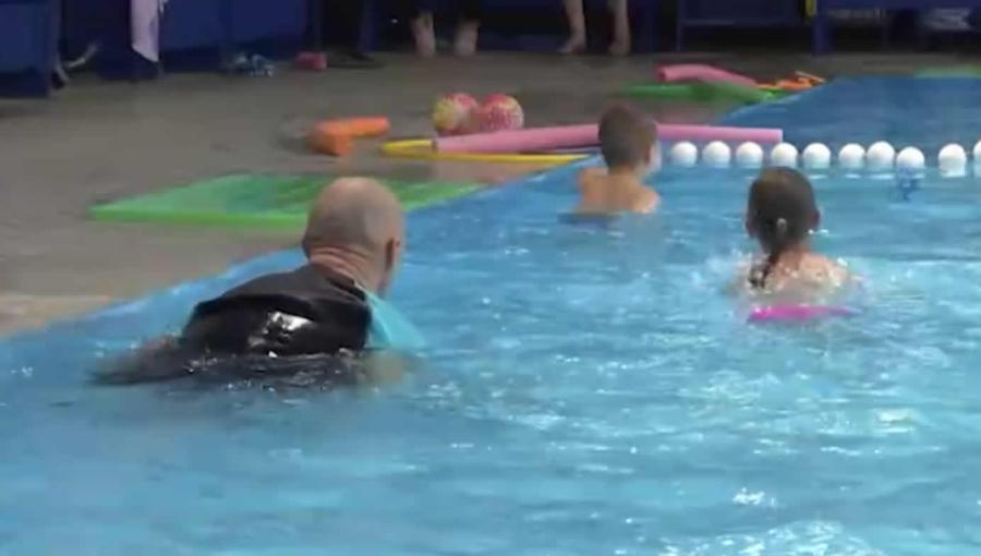 U Somboru već deset godina terapijsko plivanje za spas kod problema sa motorikom