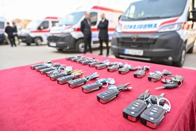 Novo sanitetsko vozilo za Opštu bolnicu u Somboru