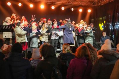 Sinoć počeo Novogodišnji bazar u Apatinu