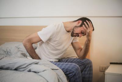 Neurolog otkriva da je ovaj tip glavobolje upozorenje da hitno morate kod lekara: „Evo kako da znate da li je moždani udar ili migrena“