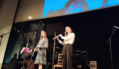 U prepunoj sali apatinskog Doma kulture održano muzičko veče za pamćenje