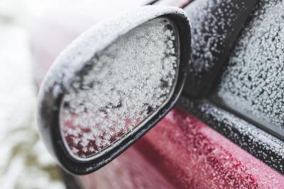 Da li treba zagrejati motor automobila pre pokretanja?