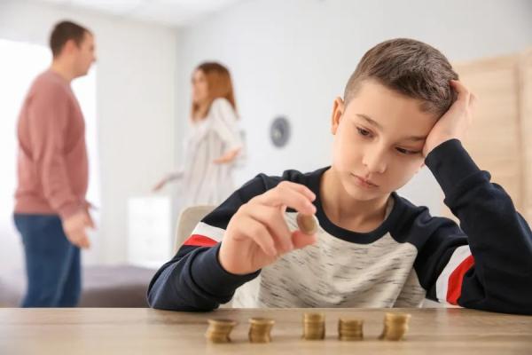 Kad roditelj ne plaća alimentaciju, pa to učini država: Hoće li deca morati da vraćaju dugove?