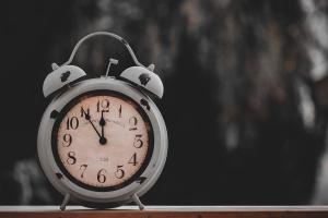 Za vikend prelazimo na letnje računanje vremena: Kako što lakše podneti promenu?