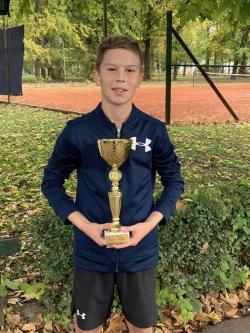 Dvanaestogodišnji teniser iz Sombora niže uspehe u starijoj kategoriji