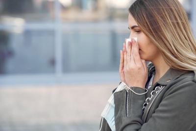Domovi zdravlja puni pacijenata sa istim simptomima: Zapušen nos, glavobolja i umor, a nije alergija - evo šta kažu lekari