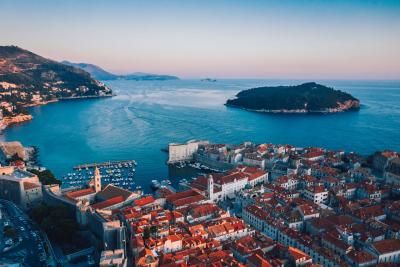 Hotel izgrađen na najboljoj lokaciji na Jadranu: Nekadašnji raj za elitu danas je jedna od najpoznatijih ruševina u Evropi