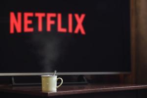 Netflix kupio Warner Bros i HBO! "Prijatelji" i "Hari Poter" pod kapom medijske platforme: Rađa se novi holivudski div