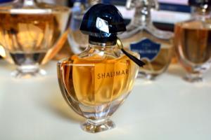 Parfem zbog god se čekalo u redu pre 100 godina, ponovo je popularan