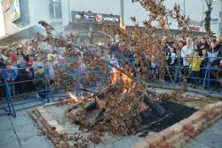 Paljenјe badnјaka najavilo početak božićnog slavlja u Somboru